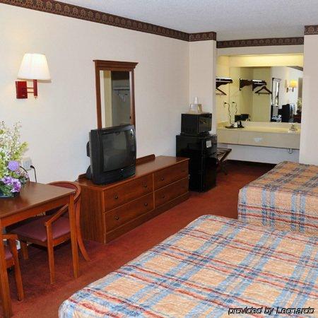 Budget Inn & Suites Hawkinsville Exterior photo